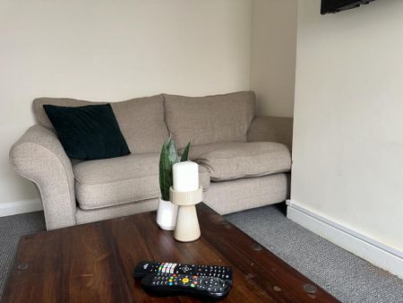 2 bedroom terraced house to rent - Photo 2