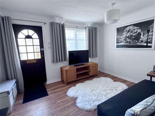 Meon Close, Petersfield, Hampshire, GU32 - Photo 1