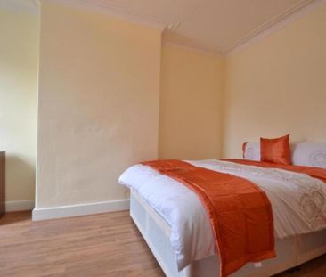4 bedroom terraced house to rent - Photo 6