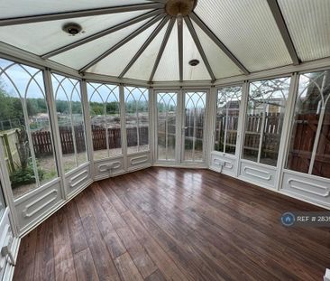 3 bedroom semi-detached house to rent - Photo 3