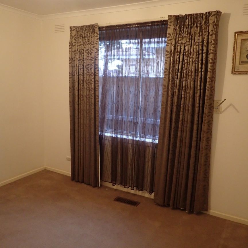 Low Maintenance 3 Bedroom Home - Photo 1