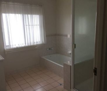 1a/280 James St Harristown - Photo 4