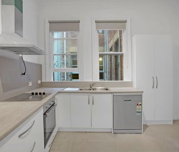 Two Bedroom Apartment in the heart of City - Photo 5