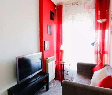 Double bed in Room in a shared 5-bedroom apartment for rent in Alca... - Photo 1