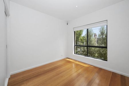Modern Ground-Floor Unit in Prime Reservoir Location - Photo 3