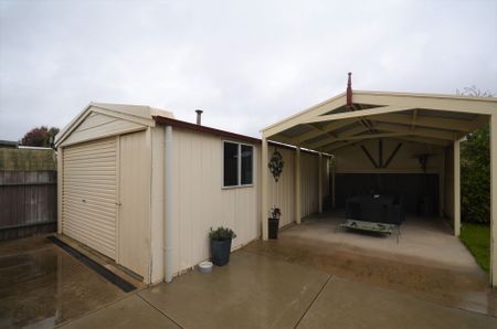 Position Perfect Modern Home! - Photo 2