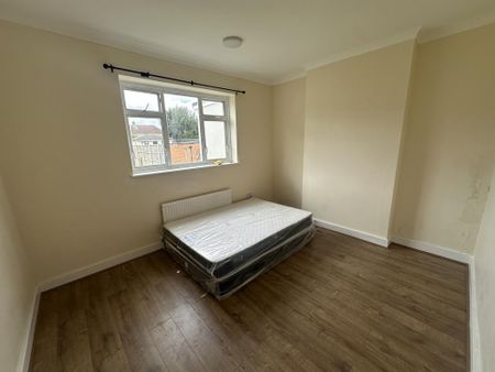 3 bedroom bungalow to rent - Photo 3