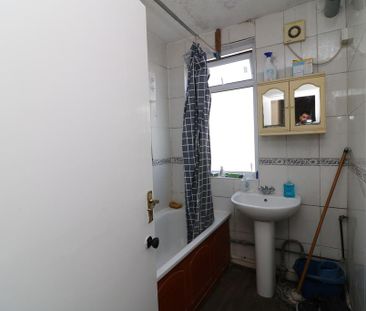 Bedsit to rent - Photo 4
