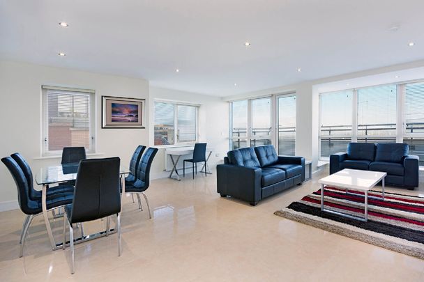 The Lighthouse, Dun laoghaire - Photo 1