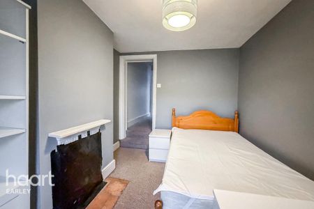 4 bedroom terraced house to rent - Photo 4