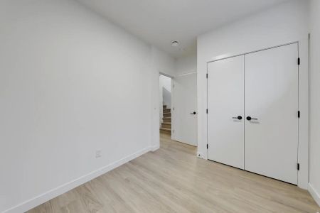 Tuxedo Park Avas — 2 Bedroom - Photo 5