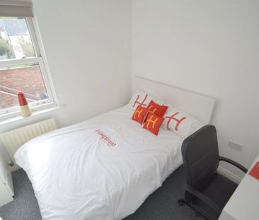 3 bedroom apartment to rent - Photo 4