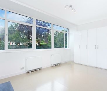 Studio Flat, Kersfield House, SW15 - Photo 2