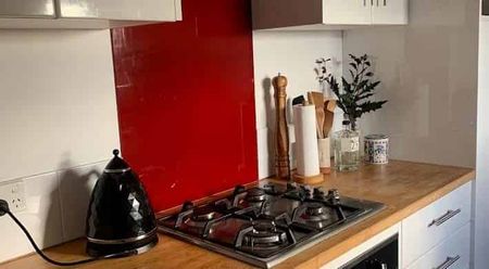 Chic Apartment in secure complex - Photo 5