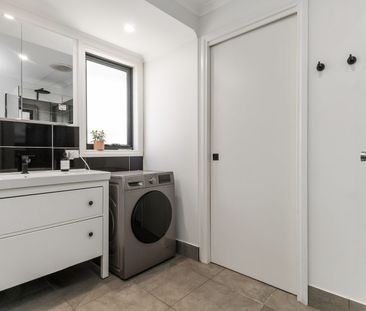 Charming two bedroom home in a great location - Photo 1