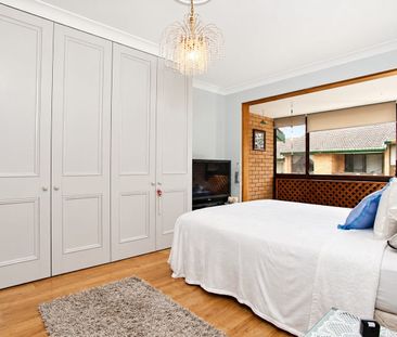 Two-Bedroom Townhouse Offering Comfort and Convenience - Photo 2