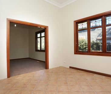 Spacious Family Home in the Heart of Brunswick - Photo 2