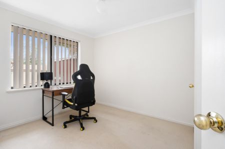 Neat 3-bedroom Home In Somerville - Photo 3