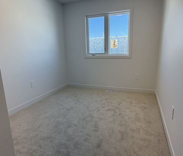 For Lease - 8 Red Oak Common, Cambridge, Ontario - Photo 6