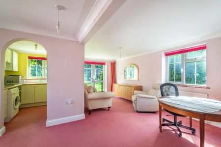 1 bedroom ground floor flat to rent - Photo 2