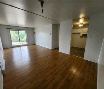 4 1/2 à louer Juillet La Prairie Rive-sud de Montréal - Photo 2