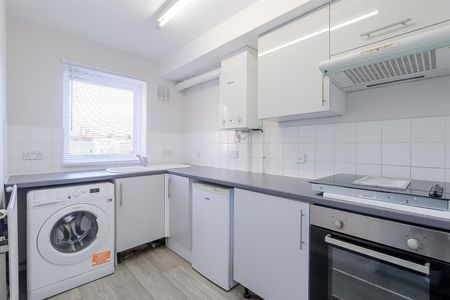 A 2 Bedroom Flat in Central Cheltenham GL53 7RB - Photo 2