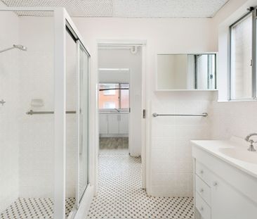 Coastal Comfort Meets Contemporary Living - Photo 1