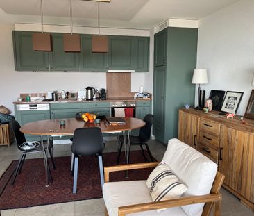 Superbe3.5 pieces meublé avec grand balcon sud. Location saison eté... - Foto 3