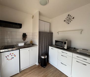 STUDIO MEUBLE - 23 M² - RUE DE LA LIBERTE - Photo 3
