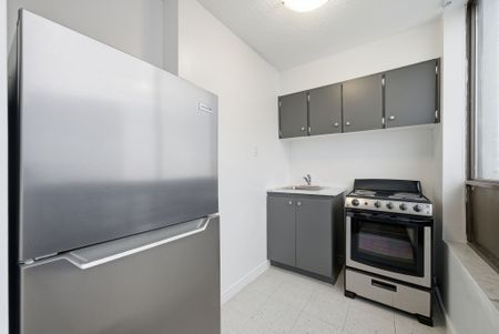 For Lease - 2360 Dundas Street Unit# 2719B, Toronto, Ontario - Photo 3