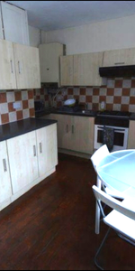 6 Bedroom Student Properties - Photo 4