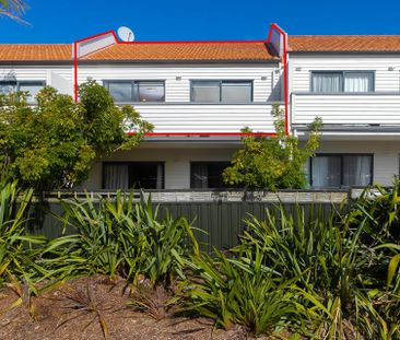 two-bedroom apartment - Photo 2