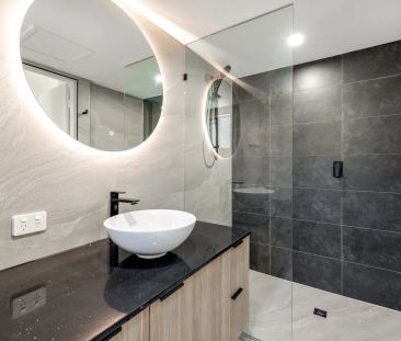 Furnished, modern, two bedroom apartment - Photo 6