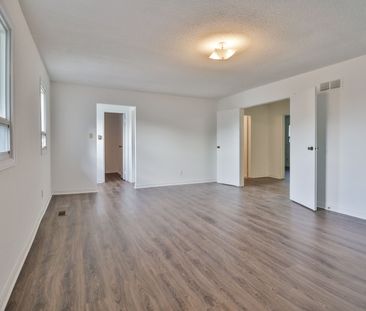 For Lease - 18 Dervock Crescent, Toronto, Ontario - Photo 6