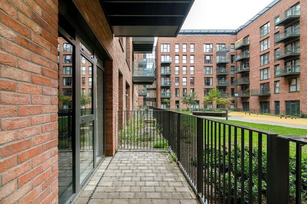2 bedroom flat to rent - Photo 1