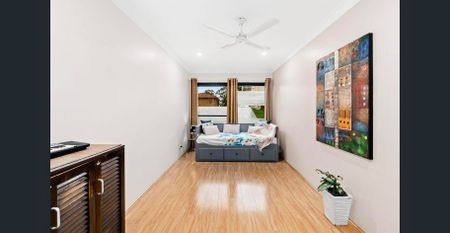 Spacious 3 Bedroom Home Plus Study - Photo 3