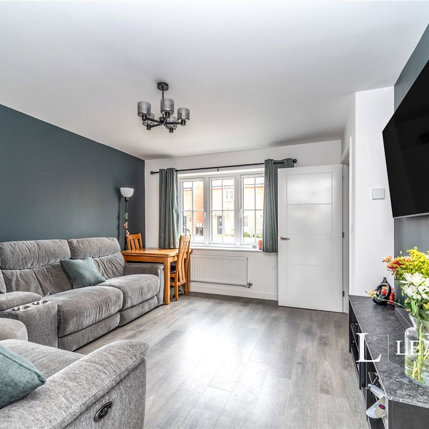 3 bedroom house to rent Wallis Avenue, Shortstown, MK42 - Photo 1