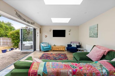 4 bedroom detached house to rent - Photo 5