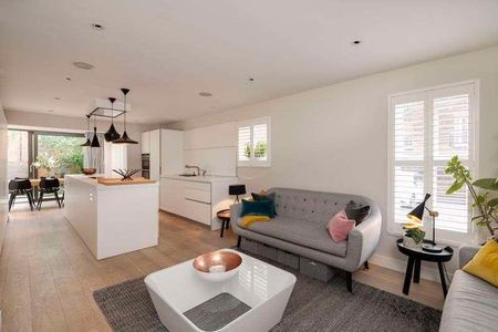 Alison Way, Central Winchester, SO22 - Photo 3