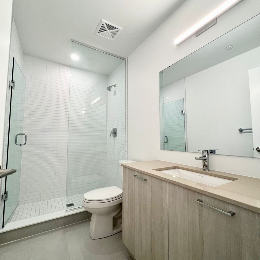 For Lease - 3250 Carding Mill Trail Unit# 402, Oakville, Ontario - Photo 1