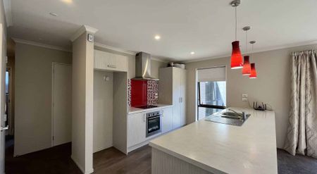 Wigram, 4 bedrooms - Photo 2