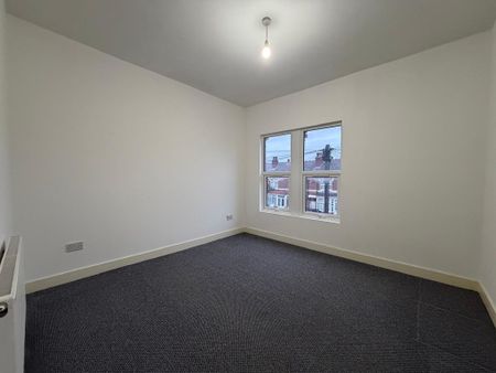 3 Bedroom Mid Terraced House For Rent - Photo 3