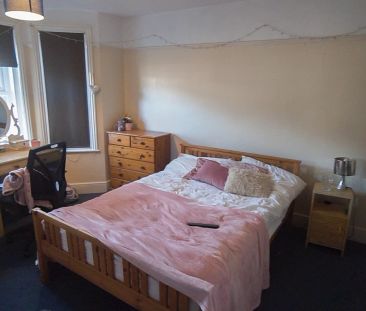 To Rent Cardigan Road, Winton, Bournemouth, BH9 £2,300 pcm Tenancy ... - Photo 2