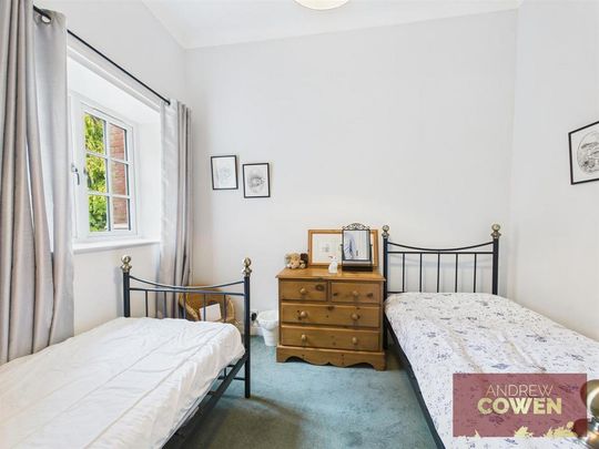 3 bedroom flat to rent - Photo 1