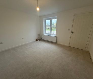 3 bedroom terraced house to rent - Photo 6