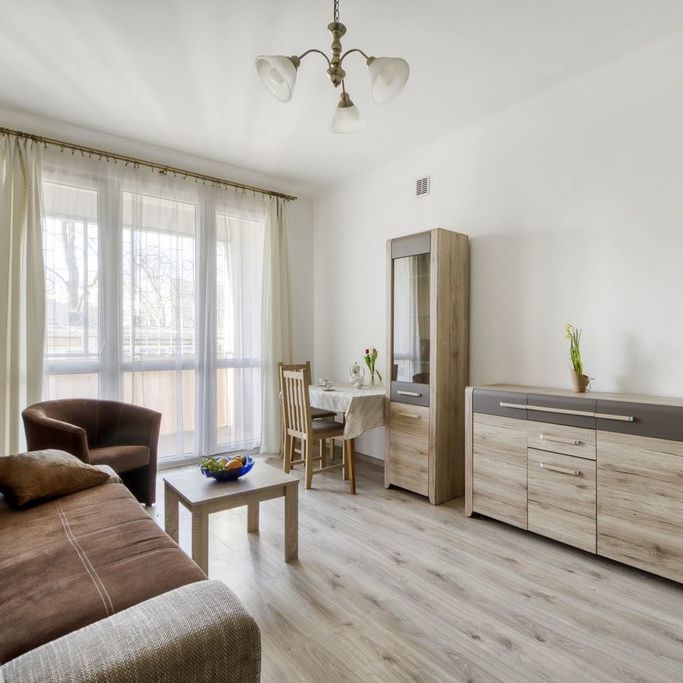 2 pokoje, widna kuchnia, balkon S.K. – zdjęcie 1