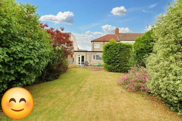Room in a Shared House, Crownfield Avenue, IG2 - Photo 1