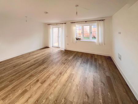 3 bedroom semi-detached house to rent - Photo 5