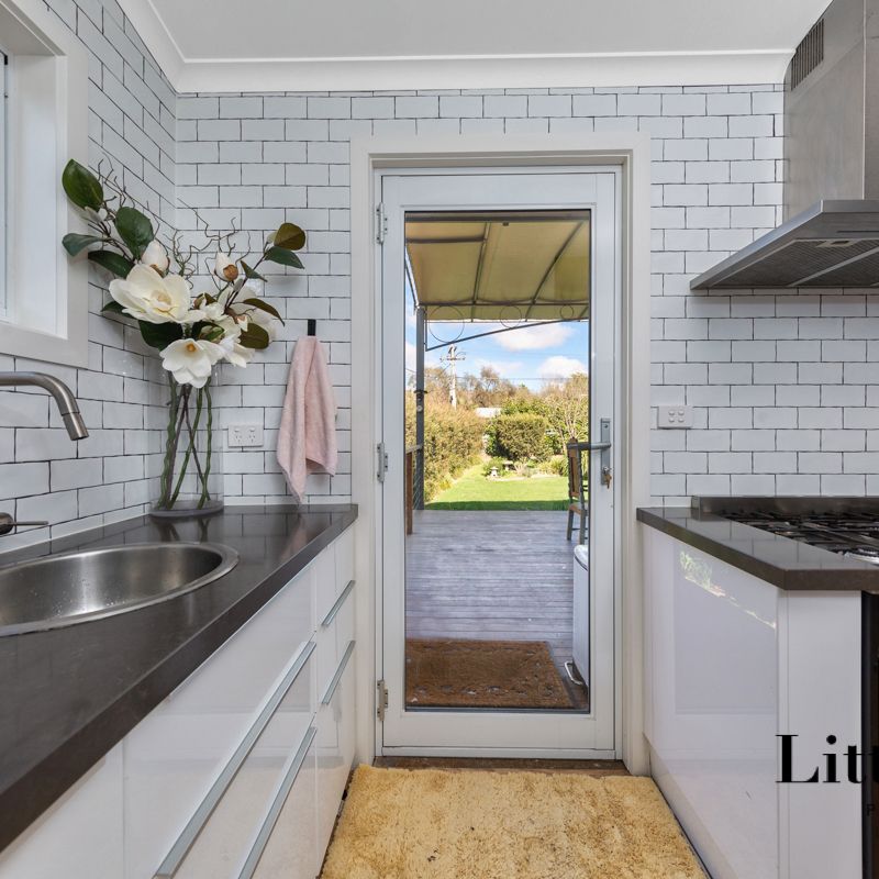 22 Buchanan Street, Narrabundah ACT 2604 - House For Rent | Domain - Photo 1