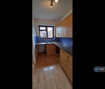 2 bedroom end of terrace house to rent - Photo 4